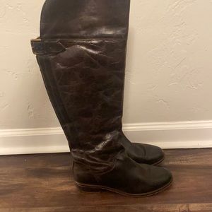 Dark brown tall women’s boot
